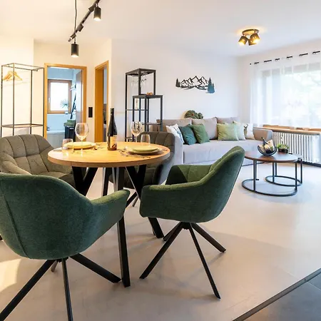 Waeldernestchen - Zentral - Pur - Tiefgarage - Balkon - Modernes 2 Appartamento *