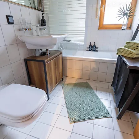 Waeldernestchen - Zentral - Pur - Tiefgarage - Balkon - Modernes 2 Daire Lenzkirch