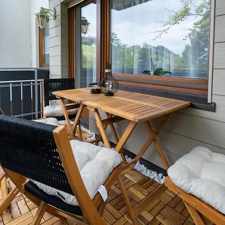 Waeldernestchen - Zentral - Pur - Tiefgarage - Balkon - Modernes 2 דירה *